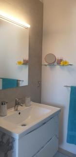 Upmarket, new, stunning 3 bedroom apartment close to the beach! - Pereybere - 2