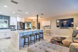 Lush Seminole Surf Inn with Backyard Fire Pit! - Seminole - 4