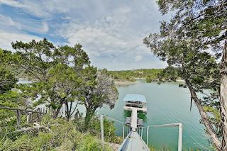 Shiraz & Chardonnay Haus - Lago Vista - 4