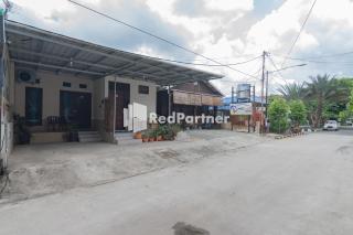 Langkar Guest House Syariah Mitra RedDoorz - Samarinda - 9
