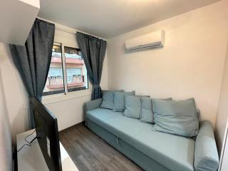 Sant Adria Beach apartment Wi-Fi Parking Free - Sant Adrià de Besòs - 9
