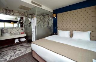 Ramada Encore by Wyndham Izmir - İzmir - 2
