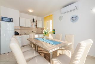 Apartment Mimoza 5, Baska, Krk - Baška - 4