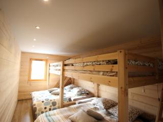 Grand chalet moderne pour 12 personnes avec WiFi à Chamrousse - FR-1-340-211 - 1