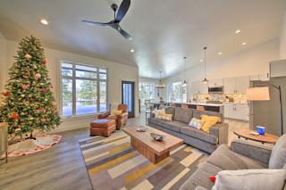 Elegant Priest Lake Townhome about 1 Mi From Lake - Coolin - 0