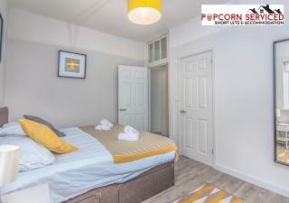 Monthly OFF - 6 Guest - 4 Beds - Free Parking by Popcorn Serviced Short Lets & Accommodation High Wycombe - 9