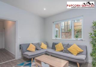 Monthly OFF - 6 Guest - 4 Beds - Free Parking by Popcorn Serviced Short Lets & Accommodation High Wycombe - High Wycombe - 2