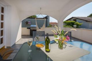 Family Patio Vir - 5
