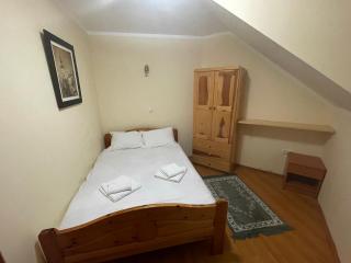 Yellow House - Palisad - 3