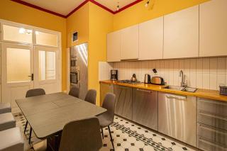 4 Bedrooms 130m2 apartment at the Main City Square - Prague - 4