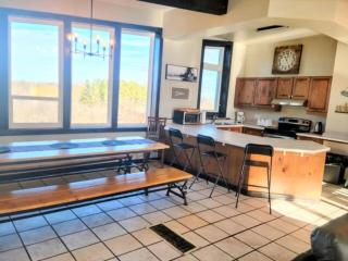 Northview-Blue Mountain-Sauna-Firepit-Balcony-Parking - Blue Mountains - 1