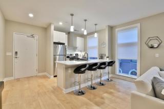 *New* XquisiteMidCenturyM0d~ Condo *OTR* w/Parking - Cincinnati - 9