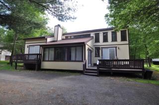 Perfect Getaway In The Poconos! (House #1) HotTub !! Gameroom!! WiFi !! - 0