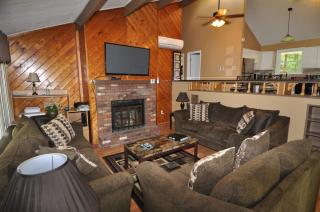 Perfect Getaway In The Poconos! (House #1) HotTub !! Gameroom!! WiFi !! - 9