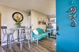 Lanai and Community Pool Access Sunny Central Condo - 4