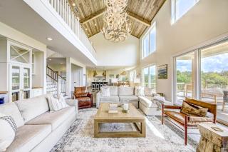Modern Mountain Lakeside Retreat - Blairsville - 2