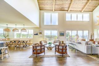 Modern Mountain Lakeside Retreat - Blairsville - 1