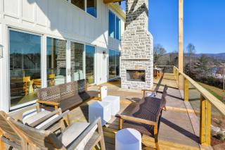 Modern Mountain Lakeside Retreat - Blairsville - 9