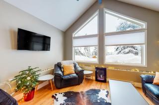 Snow Pines & Ice and Cozy - 8