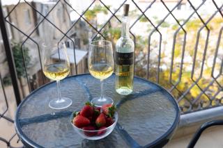 Elegant Apartment w Balcony & Mamad in Heart of Tel Aviv by Sea N' Rent - Tel Aviv - 1