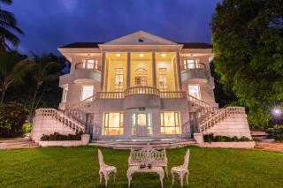 Ivory Crest by StayVista - Mountain-view villa with Pool, Garden & Snooker table - Karjat - 0