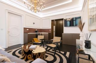 Antique Glam Apartment in Old Town Prague - Prague - 2