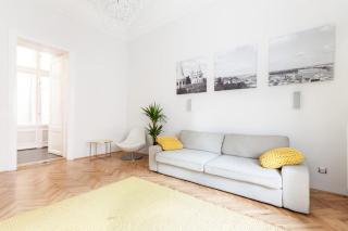 BpR Sophisticated Astoria Suite with Balcony - 7