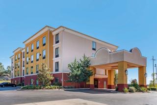 Comfort Inn & Suites Clinton - Jackson West - 9