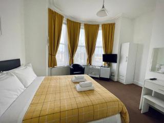The Gateway Hotel - 5
