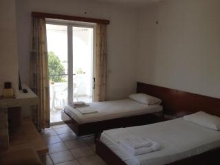 Gikas Apartments - Marmari - 8