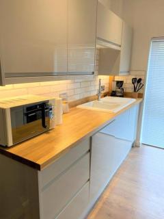 Luxury 2 bed Apartment-Golden Triangle w/ Parking - 6