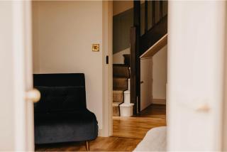 Luxury countryside cottage getaway with wood fired hot tub - 5