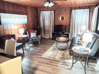 Edgewater Resort Cottage #1 - Hot Springs - 7