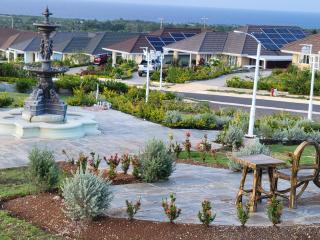 Breathtaking Villa At The Crest - 4