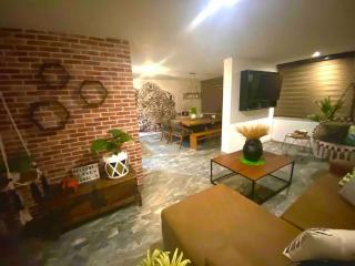 Planta Baja Enorme, Jardín, Parking, Hasta 11 Pax - Guadalajara - 6