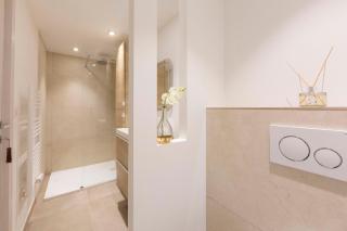 Brand-new atypical studio in rue Fourmillière - Antibes - 5