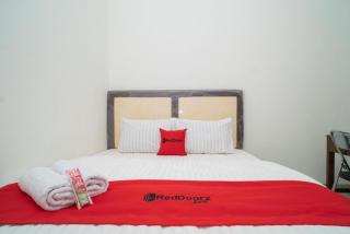 RedDoorz near Bundaran Ciceri - Kumprung - 0