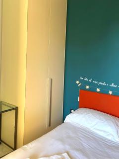 Spaziosa camera con letto alla francese e balcone a 500 mt dal mare - Marina di Carrara - 1