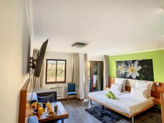 The Seaview Studio by LovelyStay - 5