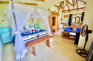 SEA SPLASH SELF CATERING And La Petite Maison - Grand Anse - 1