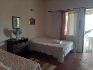 CHALE PERTO DA PRAIA COM DUAS SUITES E VARANDAO - 7