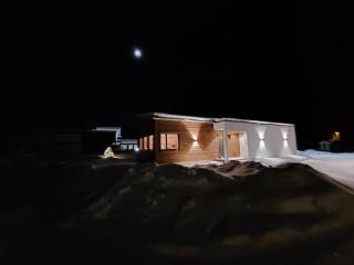 Arctic River Chalet - 8