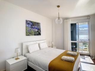 Lido Life Apartment by LovelyStay - Funchal - 4
