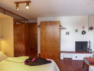 Apartment Chesa Maurus A12 by Interhome - St. Moritz - 4