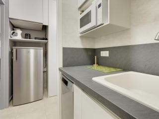 Apartment Les Jardins du Port-8 by Interhome - 1