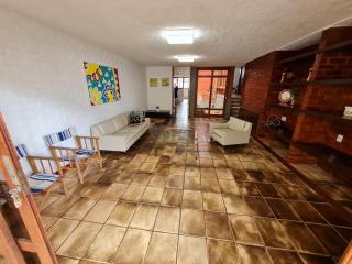 Casa Super Agradável, 250 metros da praia da Areia Preta, cinco quartos com ar, wifi, garagem, completa - Guarapari - 8