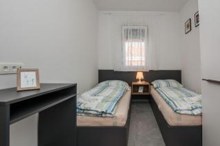 Family friendly apartments with a swimming pool Vir - 18522 - 1
