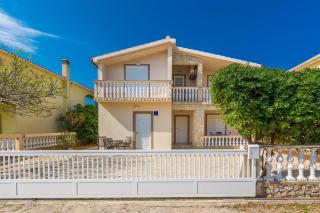 Apartments with a parking space Vir - 18561 - Vir - 9