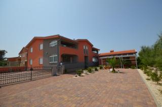 Apartments with parking spaces Vir - 18562 - 4