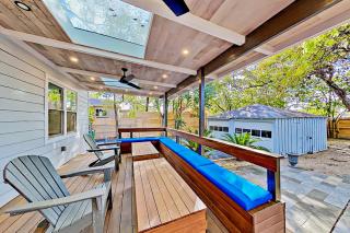 Lavish Escape - Austin - 4